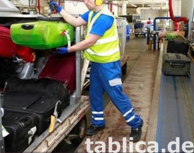 Pracownik obsługi bagażu-lotnisko we Frankfurcie nad Menem