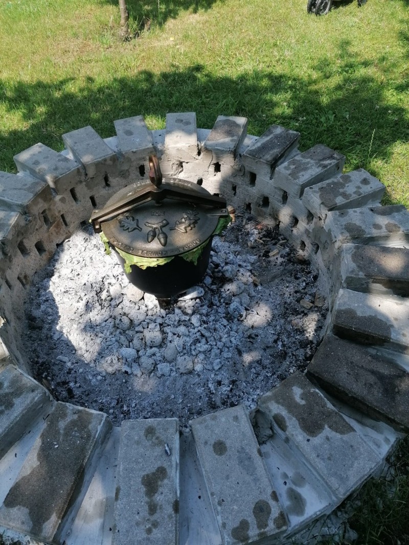 KOCIOŁEK ŻELIWNY MYŚLIWSKI 9L GARNEK GRILL 3