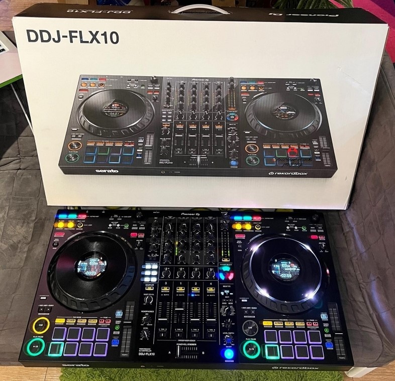 2x Pioneer CDJ-2000NXS2 1x DJM-900NXS2 mixer cost 2500 EUR 30
