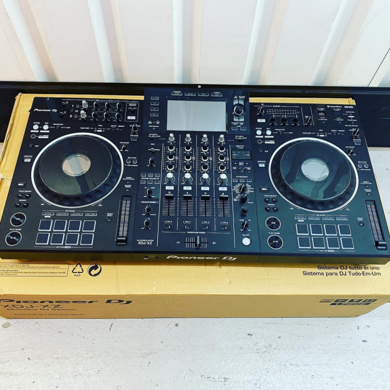 2x Pioneer CDJ-2000NXS2 1x DJM-900NXS2 mixer cost 2500 EUR 36