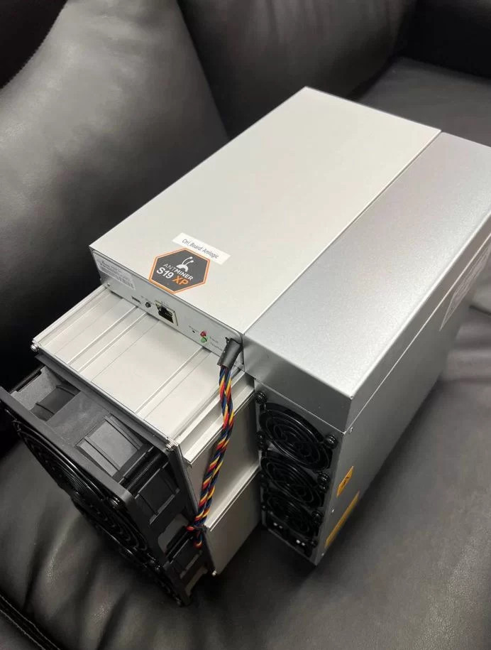 Bitmain Antminer KA3 166THs , Antminer S19 XP 141THs, 9